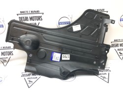 Защита бензобака пластиковая правая Volvo XC60, XC70 II \\ VOLVO Original 31200365
