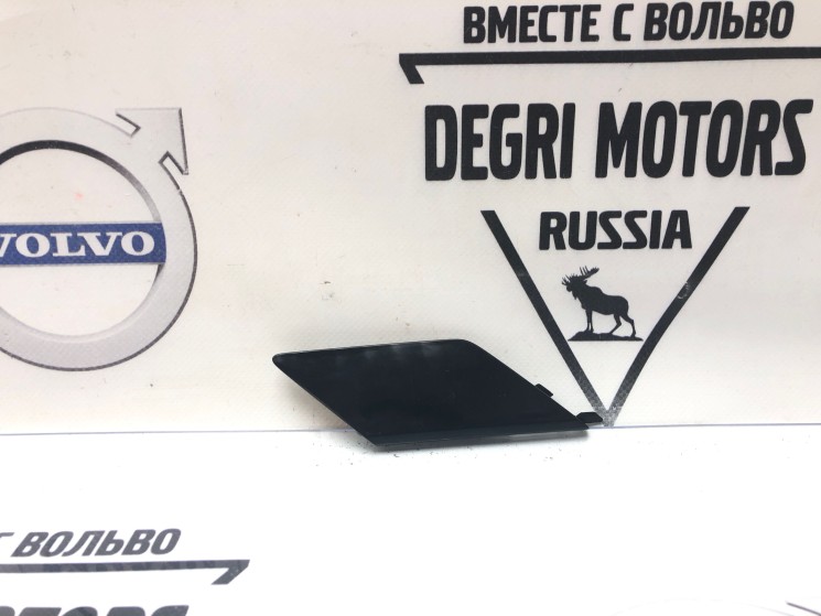 Заглушка буксировочного крюка заднего бампера Volvo XC60 II \\ VOLVO Original 39849034