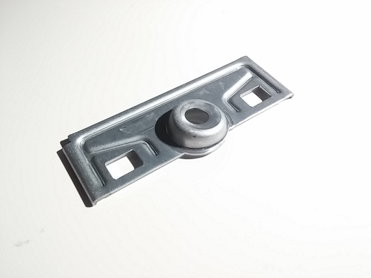 Крепление усилителя переднего бампера левое Volvo S60, V70 II, XC70 \\ VOLVO Original 8648130