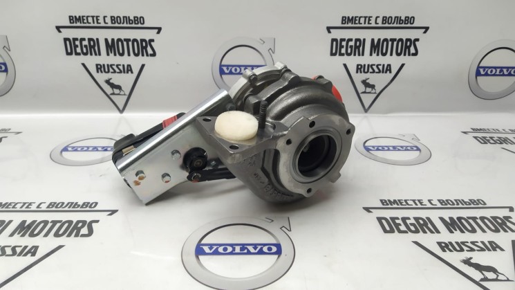 Турбокомпрессор турбина D5244T Volvo S60, V70 II, XC70, XC90 \\ VOLVO Original 36001171