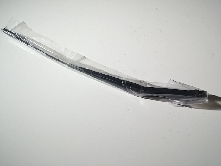 Поводок дворника лобового стекла правый \\ с 2003 года\\ Volvo XC90 \\ VOLVO Original 30753819