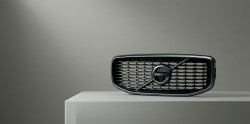 Решетка радиатора Volvo XC60 II \\ VOLVO Original 32337406