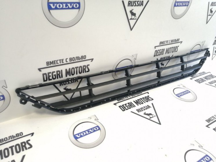 Решетка переднего бампера нижняя VOLVO XC90 II \\ SWParts SW32227520