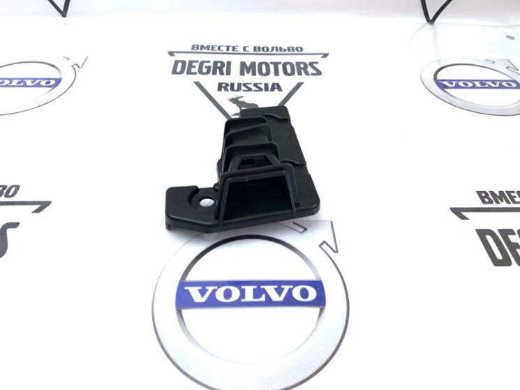 Кронштейн переднего бампера левый Volvo XC90 II \\ GParts VO31353763