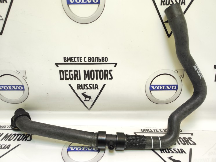 Патрубок радиатора верхний Volvo S60 II, S80 II, XC60 \\ VOLVO Original 32249281