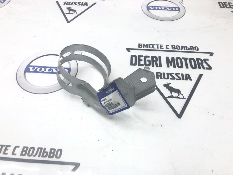 Кронштейн топливного фильтра Volvo S60, S80, V70 II, XC70, XC90 \\ VOLVO Original 8649630