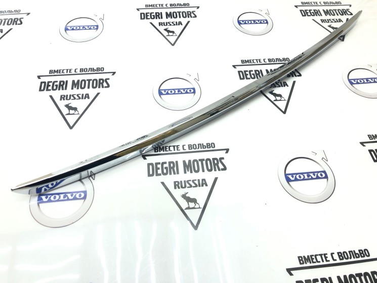 Молдинг 5-й двери VOLVO XC60 \\ 14- \\ VOLVO Original 31333812