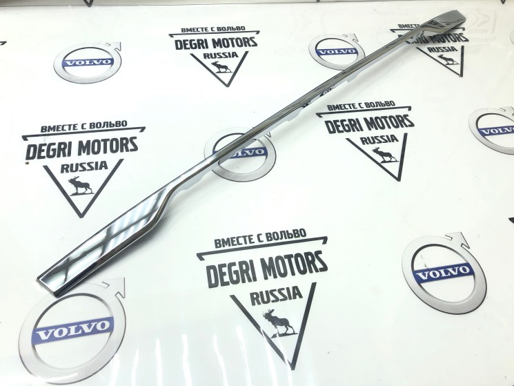 Декоративная хромированная накладка крышки багажника VOLVO S80 II \\ VOLVO Original 31391845