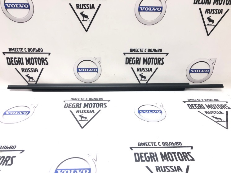 Молдинг левого стекла задней двери Вольво S80 \\ VOLVO (Original) 8643198