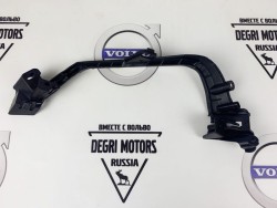 Кронштейн бампера левый передний VOLVO XC90 II // SWParts SW31383679