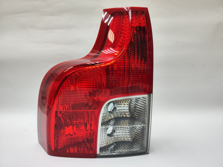 Фонарь задний левый VOLVO XC90 \\ 2007- 2011 (нижний) \\ HELLA 9EL 162 633-031