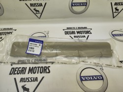 Накладка порога внутренняя передняя правая \\ VOLVO Original 39810366