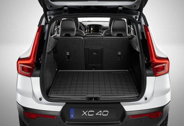 Ковер багажника пластиковый "Charcoal" VOLVO XC40 18- \\ VOLVO Original 31470992