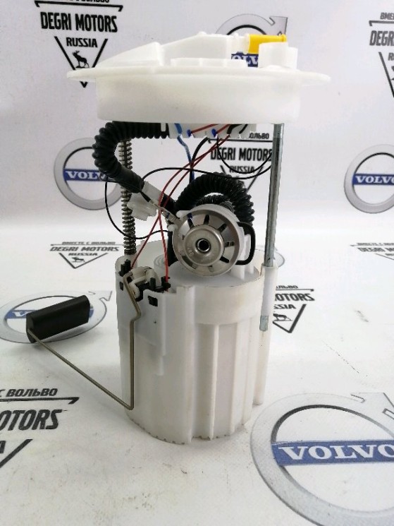 Топливный насос Volvo C30 C70 S40 II, V50 \\ B5244S4 / S5 \\ VOLVO Original 31261425