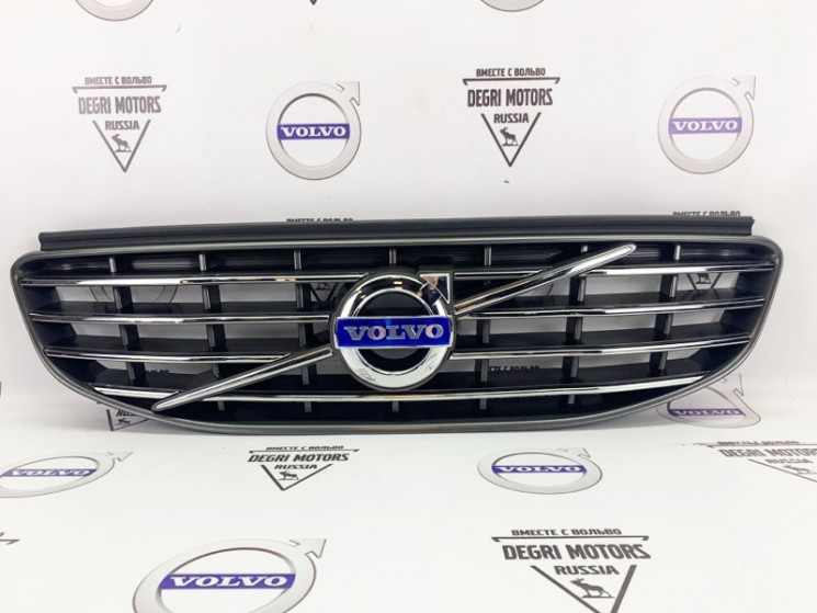 Решетка радиатора декоративная Вольво XC60 \\ VOLVO Original 31333832