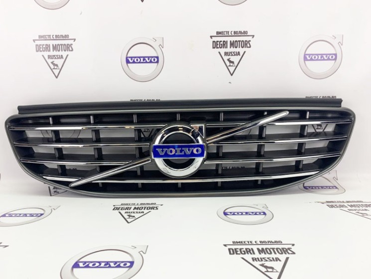 Решетка радиатора декоративная Вольво XC60 \\ 14-18 \\ VOLVO Original 31333833