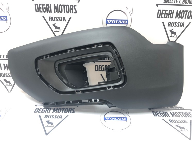 Накладка левая текстурная переднего бампера \\ VOLVO XC70 II \\ VOLVO Original 31378965