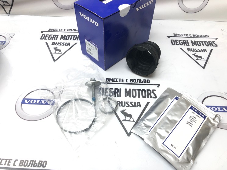 Пыльник ШРУСа, внутренний правый Volvo C30, S40 II, S60 II, S80 II \\ турбо \\ VOLVO Original 30751821