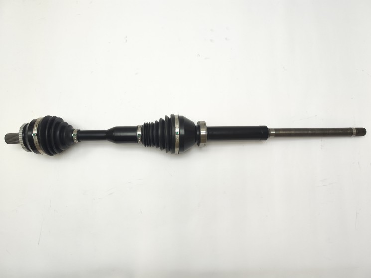 Приводной вал правый для VOLVO XC90 \\ B5254T2 AW50/51 AWD \\ SW-Parts SW36001217