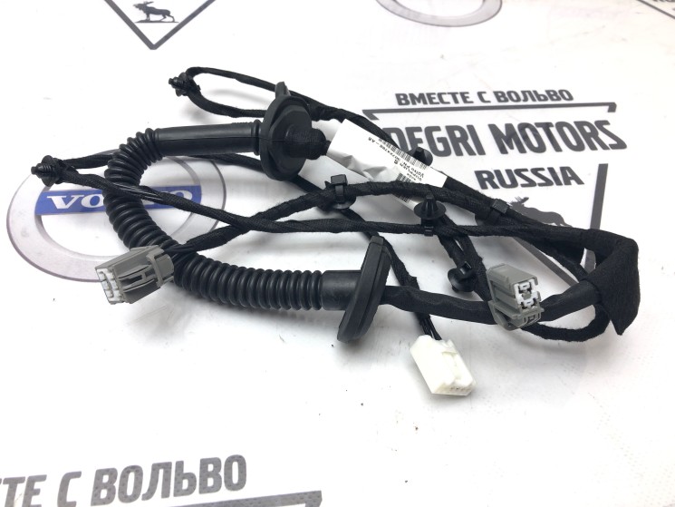 Жгут проводов задней двери багажного отделения Volvo S40 II \\ VOLVO (Original) 30724788