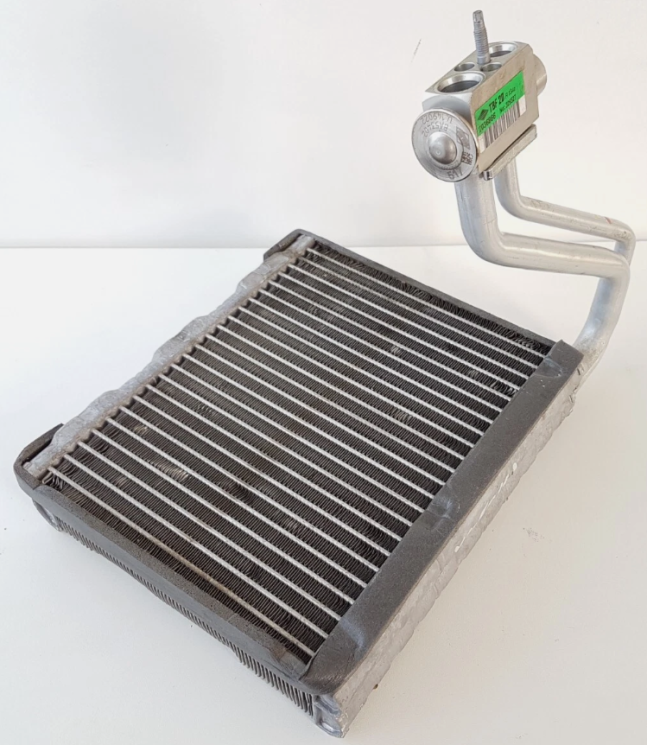 Испаритель кондиционера S60, S60CC, S80, V60, V60CC, V70, XC60, XC70 \\ VOLVO Original 31436487