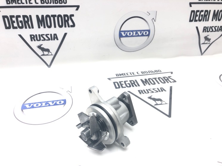 Комплект водяного насоса (помпа) Вольво S40 II \\ SKF