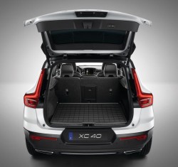 Пластиковый коврик для багажного отделения VOLVO XC40 C40 \\ VOLVO Original 31664207