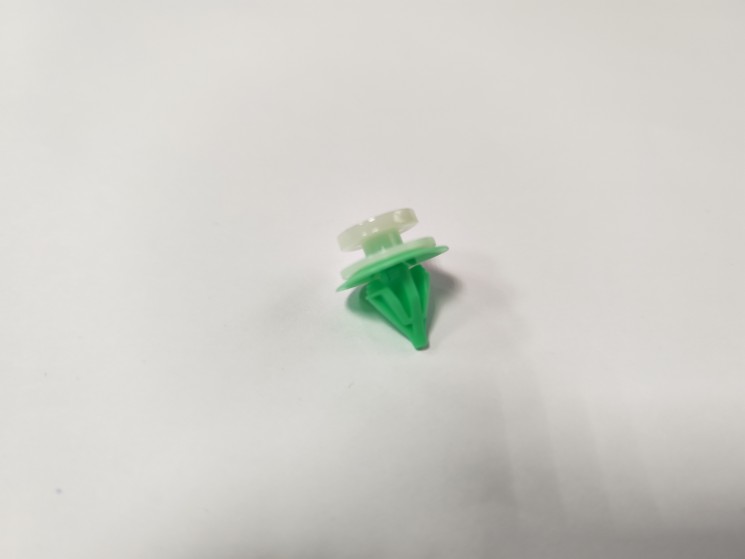 Клипса крепления панели двери Вольво S80, XC90 \\ PATRON P372002