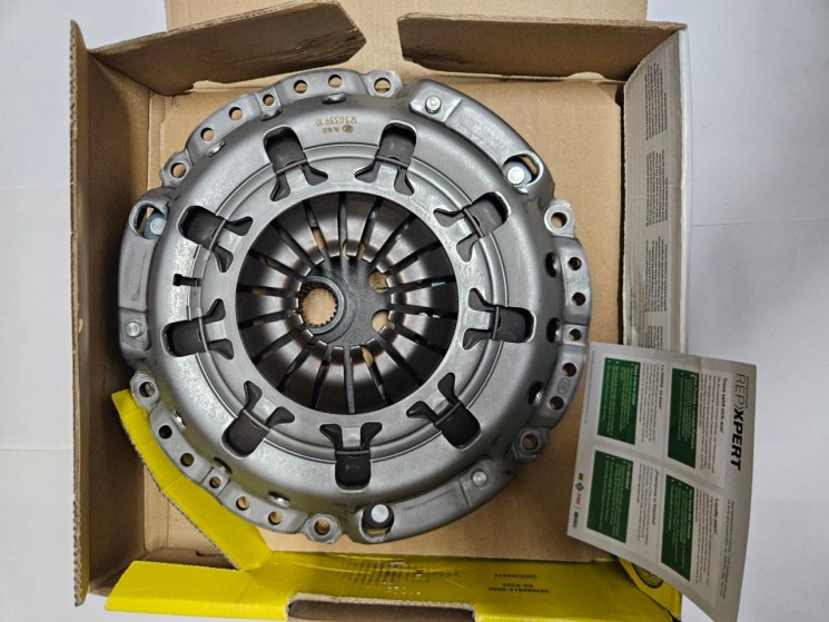 Комплект сцепления для VOLVO S60, S80, S40 I, S40 II, XC70, V70, C70 \\ с 2002 года \\ LUK Германия 623 3151 09