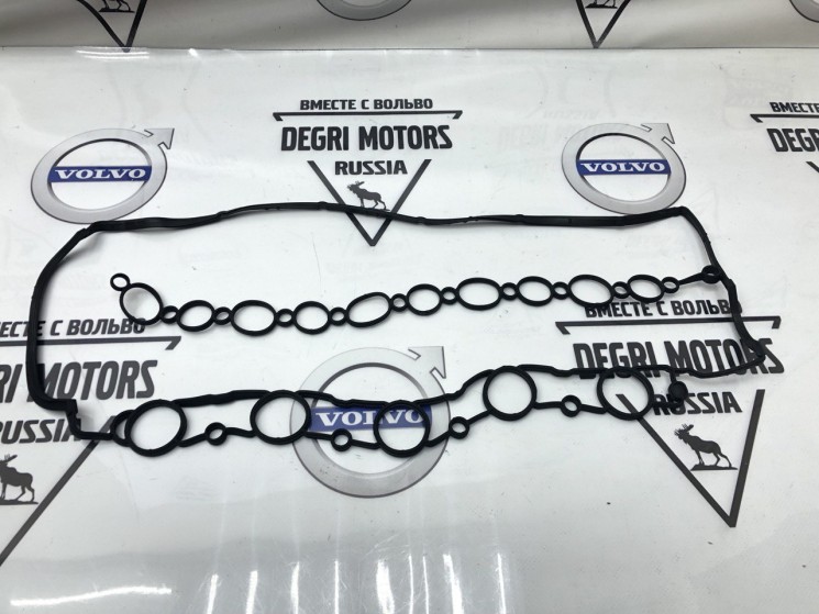 Прокладка впускного коллектора \\ клапанной крышки \\ D5244T4 VOLVO S40 II, S60, S80 II, XC70 II, XC60, XC90 \\ VOLVO Original 30713459