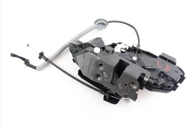 Замок задней двери левой VOLVO XC70 II \\ VOLVO Original 31416679