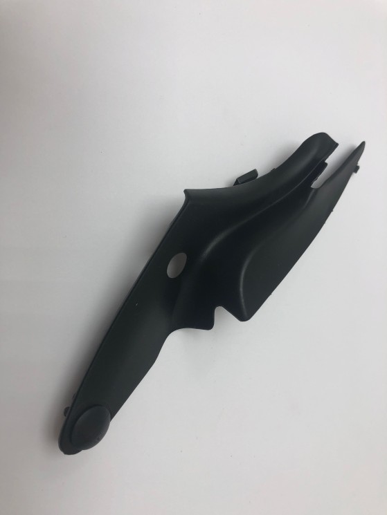 Окончание молдинга крыши левого переднее \\ VOLVO Original 8663894 