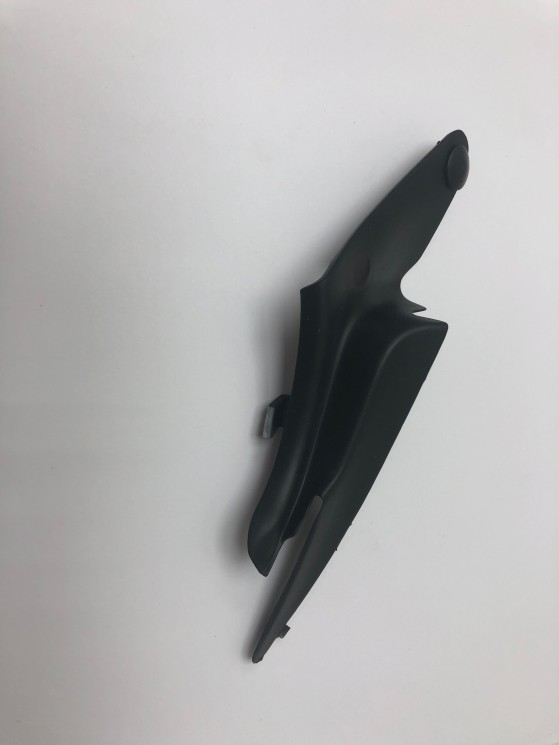 Окончание молдинга крыши правого переднее \\ VOLVO Original 8663896 