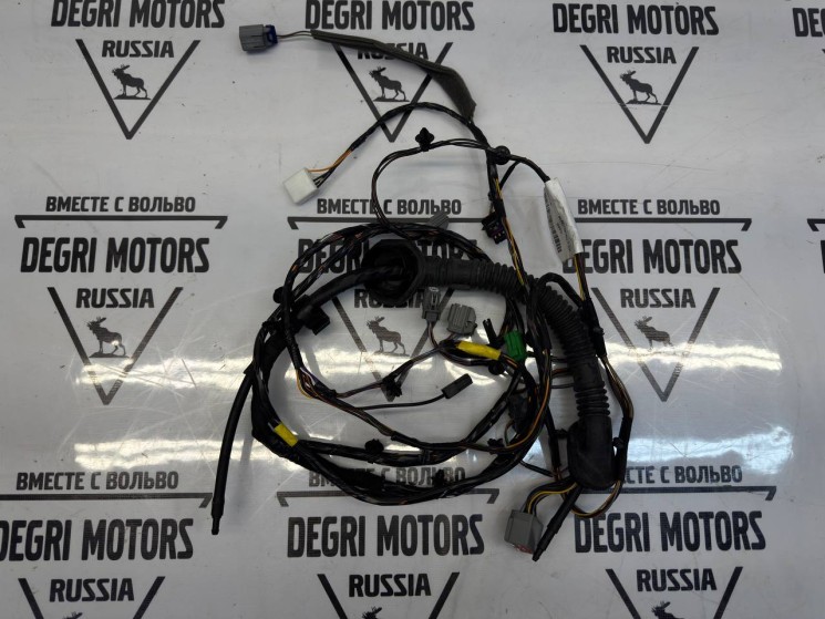 Проводка крышки багажника XC70 II, V70 III \\ VOLVO Original 31296878