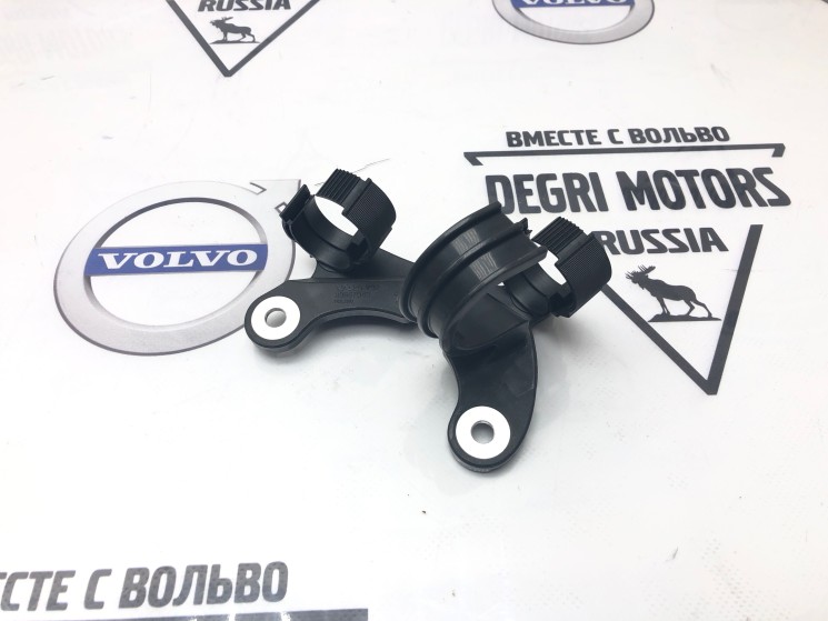 Кронштейн жгута проводов стартерa VOLVO XC90 \\ VOLVO Original 30667043