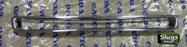 Вставка переднего бампера VOLVO XC90 \\ 2007- \\ VOLVO (original) 30698143